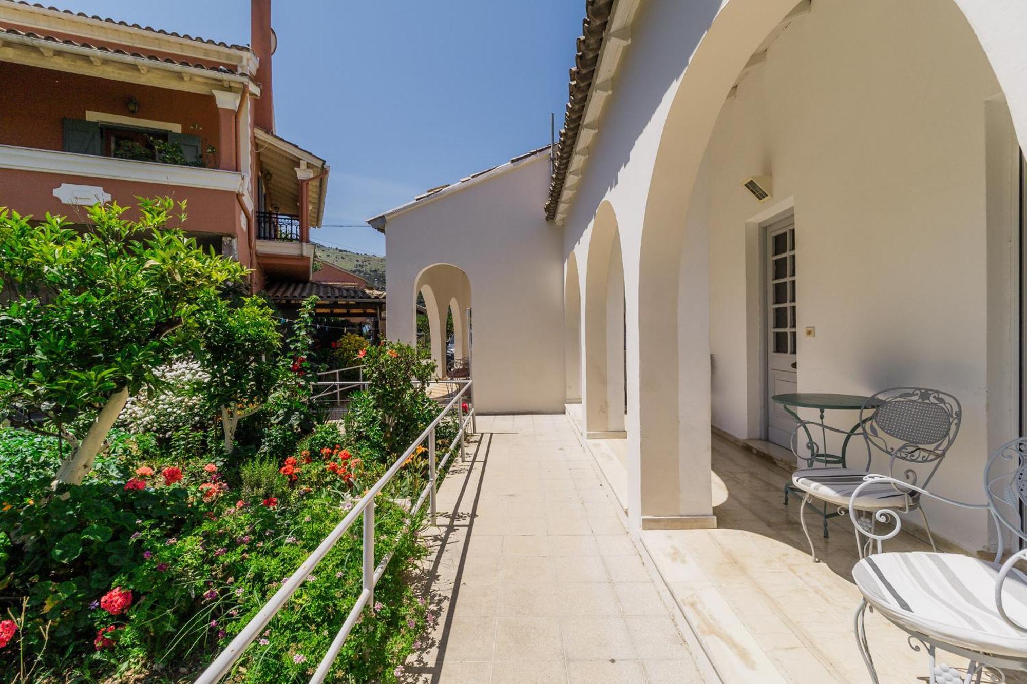 Lena Kassiopi Apartments Экстерьер фото